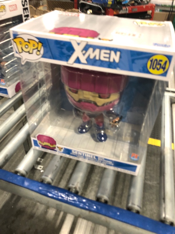 Photo 1 of ***box has a little damage*** Funko Pop! Jumbo: X-Men Sentinel with Wolverine Previews Exclusive Vinyl Figure