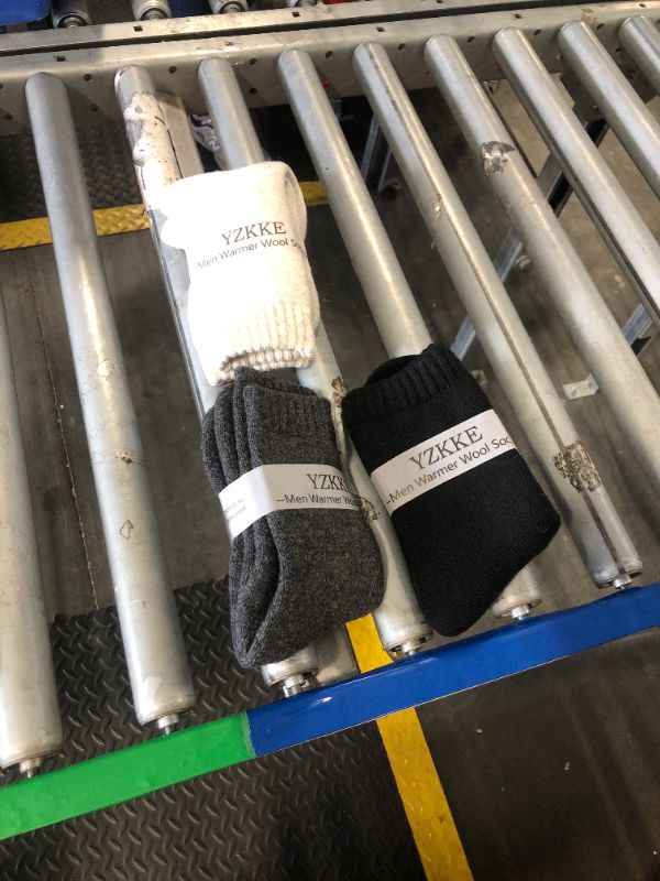 Photo 1 of ***one size*** YZKKE 3Pack Mens Super Thick Wool Warm Socks - Soft Comfort Casual Crew Winter Socks