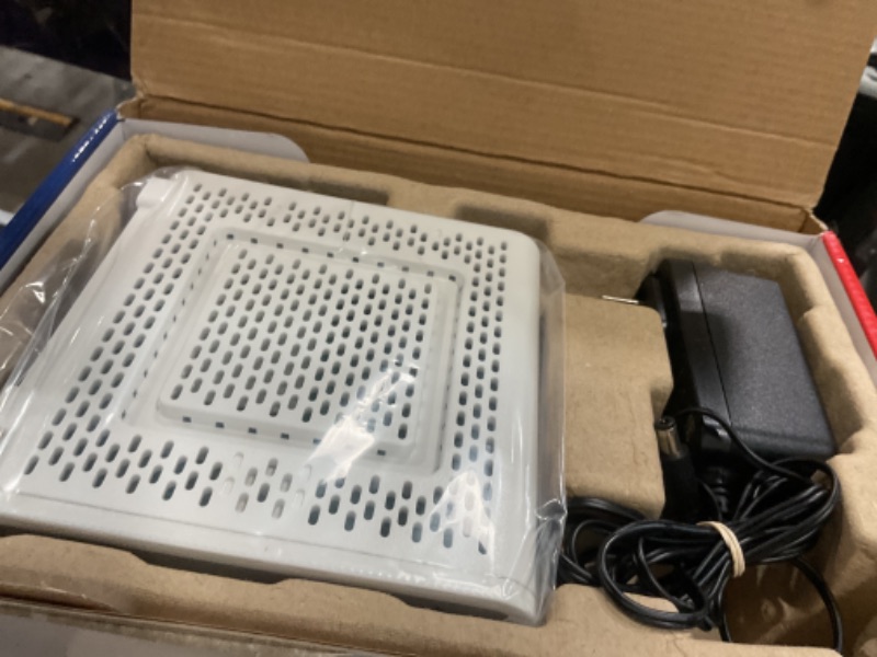 Photo 1 of ARRIS (SB8200) - Cable Modem - Fast DOCSIS 3.1 32x8 Gigabit Cable Modem , Approved for Comcast Xfinity, Cox, Charter Spectrum, & more | 1 Gbps Max Internet Speed, 4 OFDM Channels