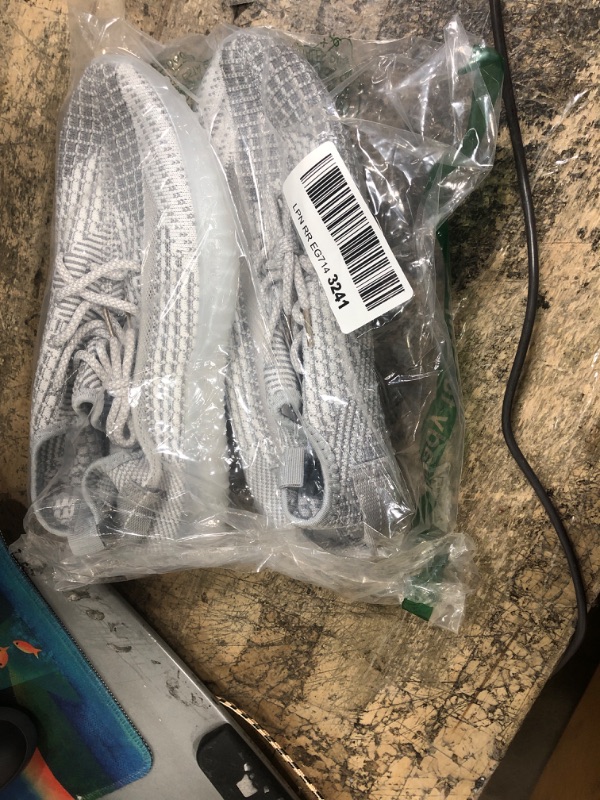 Photo 1 of adidas Mens Yeezy Boost 350 V2 EF2905 Static - Size 9.5