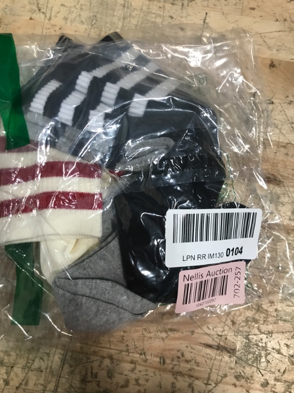 Photo 1 of 4 PAIRS Retro Stripe Tube Socks Classic Athletic Sport Crew Socks For Women Casual Cotton Novelty Socks Unisex