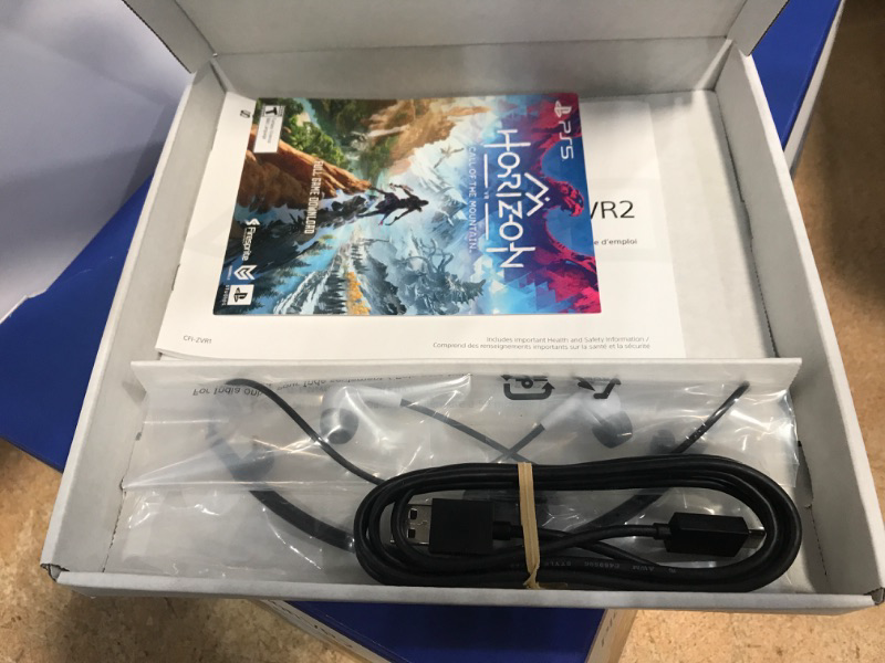 Photo 1 of (GAME IS THE CODE PAPER) PlayStation VR2 Horizon Call of The Mountain™ Bundle (PSVR2)