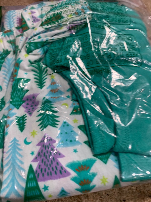 Photo 1 of Amazon Essentials Women's Lightweight Flannel Pant and Long-Sleeve T-Shirt Sleep Set, Ecru Festive Tree, XX-Large
