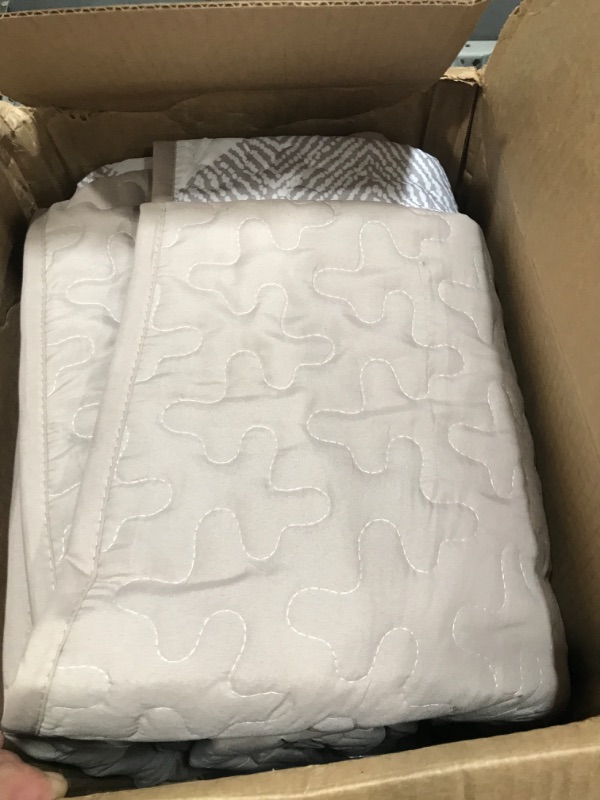 Photo 1 of Dintszyayue Brown Boho Quilt Set King,3 Pieces Aztec Texture Quilt with 2 Pillowcases,Bohemian Geometric Bedspread Bedding Set Microfiber Quilted Coverlet Set for All Seasons King Size(90"×103")