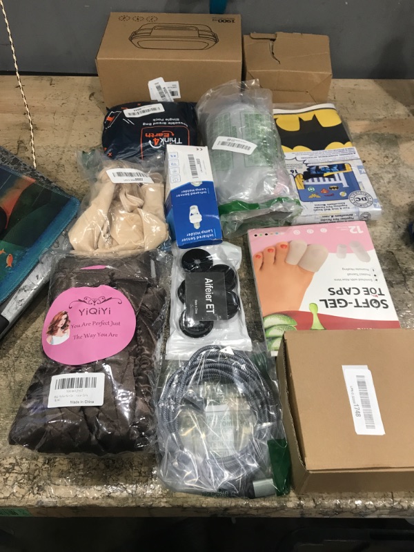 Photo 1 of **FINAL SALE BUNDLE OF MISCELLANEOUS ITEMS NON-REFUNDABLE**