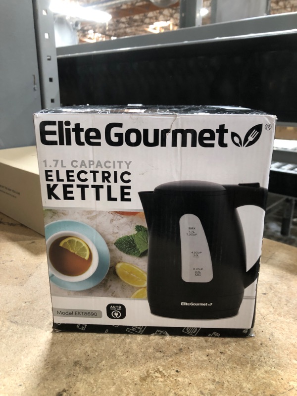 Photo 1 of Elite Gourmet EKT8690 1.7L Electric Tea Kettle 1500W Hot Water Heater Boiler BPA-Free, Fast Boil, Water Level Window and Auto Shut-Off, Black
****MINERAL BUILDUP INSIDE BOTTOM OF KETTLE.****