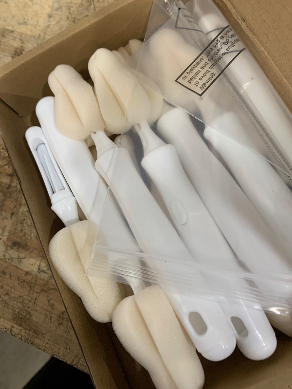Photo 1 of Willinglong  Sponge Bottle Nipple Brushes Set Including 12 Pcs Bottle Sponge Brush Heads 6 Interchangeable Nipple Brush Handles and 4 Long Straw Brushes for Baby Bottles(White Handle)