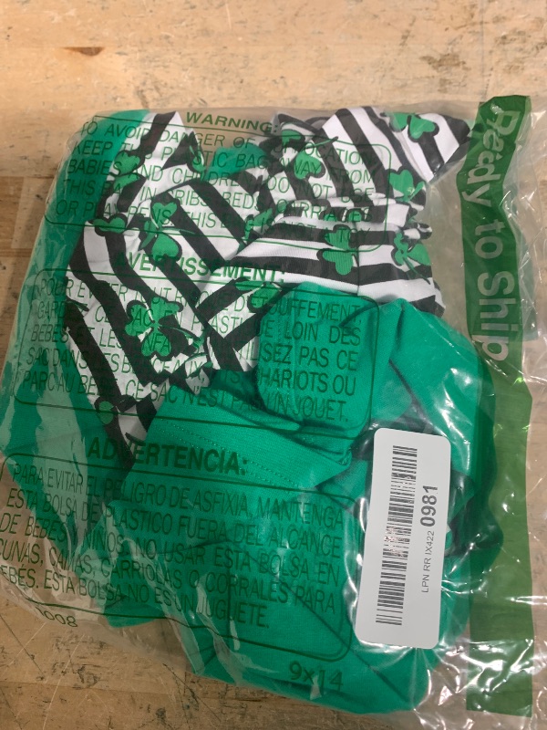 Photo 1 of Baby Boys Girls Outfit Set St Patrick's Day Long Sleeve Clothes Bodysuit (Green, 3-6 Months)