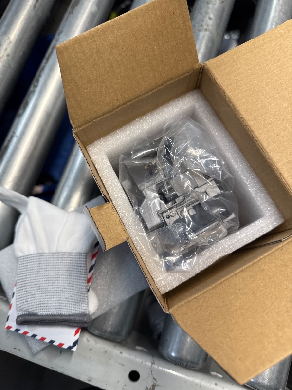 Photo 1 of (UNABLE TO TEST) Araca ELPLP88 Replacement Projector Lamp with Housing for Epson EX7240 EX3240 EX9200 VS240 EB-X31 EX5240 TW5350 VS340 VS345 EB-U04 EX5250 H682 H683 /PowerLite 98H 2040 2045 740HD H719A Economical