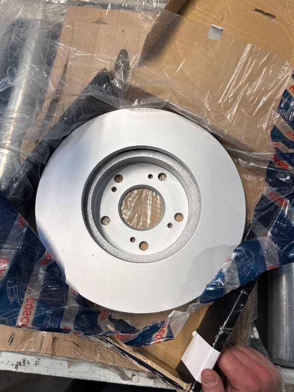 Photo 1 of (FAIR) BOSCH 26010731 QuietCast Premium Disc Brake Rotor - Compatible with Select Acura ILX; Honda Accord, Civic, Element; FRONT - Single
