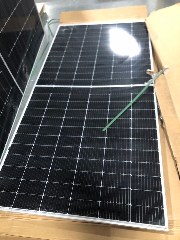 Photo 1 of Renogy Bifacial 2pcs 550 Watt Solar Panels 12/24 Volt Monocrystalline PV Power Charger On/Off-Grid 1100W Supplies for Rooftop Charging Station Farm Yacht and Other Off-Grid Applications