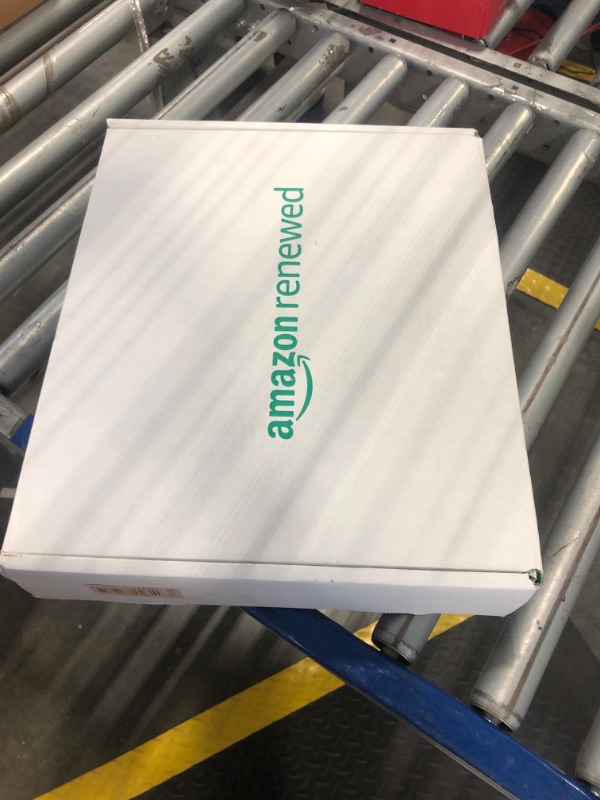 Photo 1 of 2020 Apple MacBook Air with Apple M1 Chip (13-inch, 8GB RAM, 256GB SSD Storage) (QWERTY English) Gold (Renewed Premium)