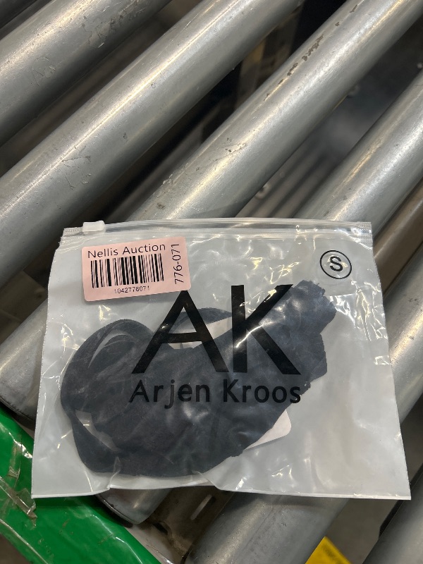 Photo 1 of Arjen Kroos Men's Sexy Thong Pouch Underwear Low Rise G-String Bikini Small