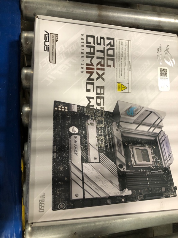 Photo 1 of ASUS ROG Strix B650-A Gaming WiFi 6E AM5 (LGA1718) Ryzen 7000 Motherboard(12+2 Power Stages,DDR5,3xM.2 Slots,PCIe® 4.0, 2.5G LAN,WiFi 6E,USB 3.2 Gen 2x2 Type-C® Port). 