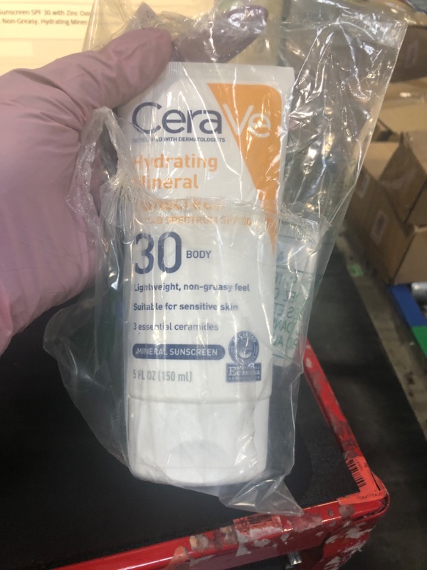Photo 1 of ** new, opend box**
CeraVe 100% Mineral Sunscreen SPF 30 with Zinc Oxide & Titanium Dioxide, Hyaluronic Acid & Ceramides, Oil Free, Non-Greasy, Hydrating Mineral Sunscreen For Body, 5 oz