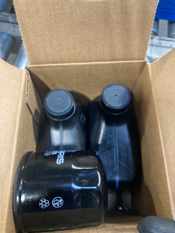 Photo 1 of Polaris PS4 Oil Change Kit for Specific RANGER, Sportsman, Scrambler, ACE 500 Models With 4 Stroke Engine, Includes 2 Quarts of PS-4 5W-50 Full Synthetic Oil, 1 Oil Filter, 1 Washer, UTV ATV - 2877473
