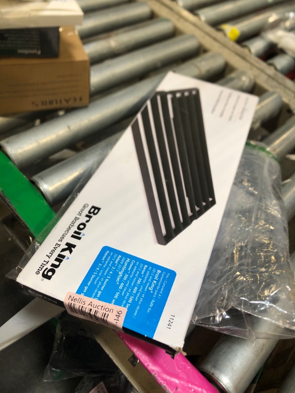 Photo 1 of ** CRACKED**
Broil King 11241 Cast Iron Cooking Grid
