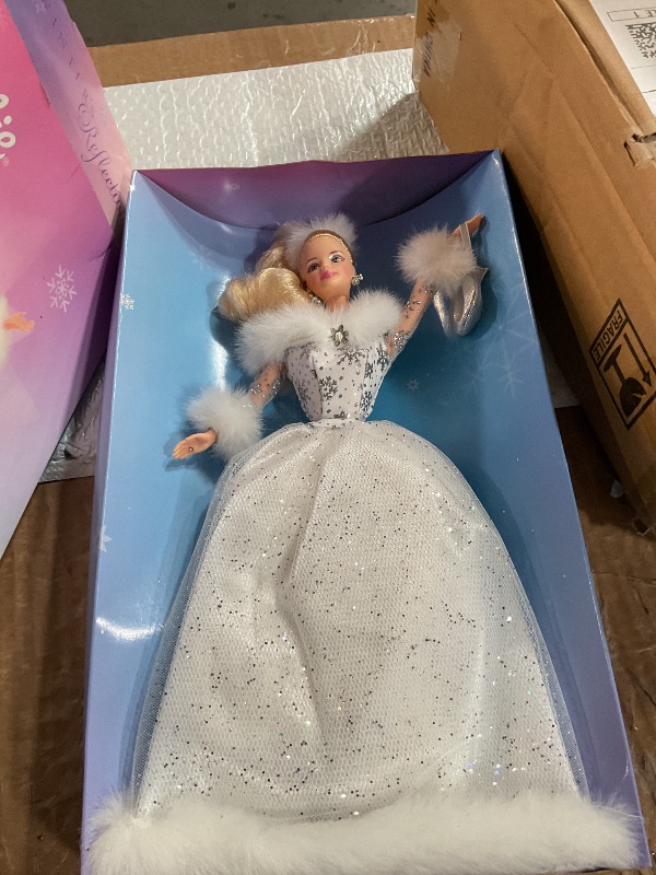 Photo 1 of Barbie 2002 Winter's Reflection Doll