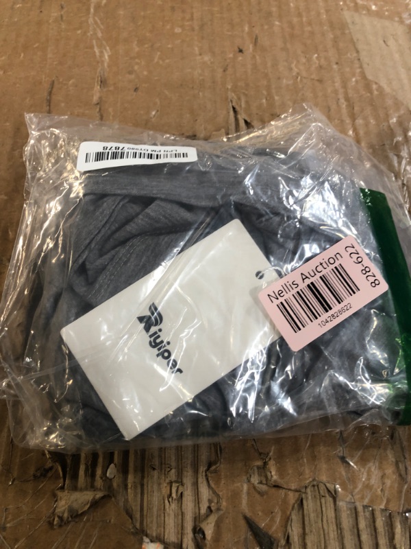 Photo 1 of (used)(only one shirt) Riyiper 3 Pack Women's Oversized T Shirt Cotton Half Sleeve Summer (Black, Grass Green, Light Gray,Small)