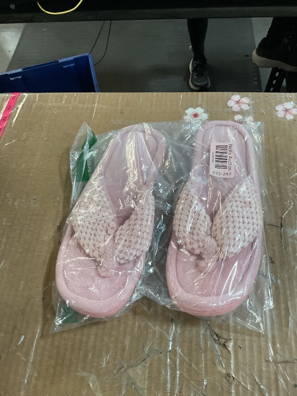 Photo 1 of (BAGGED) (9-10) (BAGGED) Parlovable Women's Flip Flop Slippers Memory Foam Slip on Thong Slipper, Breathable Cozy Open Toe House Shoes, Anti-Skid Rubber Sole Sandal Indoor Outdoor Pink 9-10