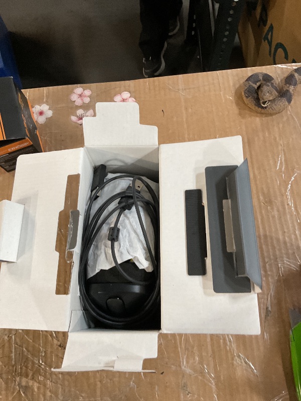 Photo 1 of ***(PARTS ONLY/ NON FUNCTIONAL)***Logitech G435 LIGHTSPEED Wireless Bluetooth Gaming Headset - Lightweight, built-in mics, 18h battery, compatible with Dolby Atmos, PC, PS4, PS5, Nintendo Switch, Mobile - Black