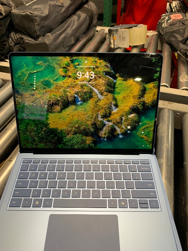 Photo 1 of ***ITEM IS LOCKED/PARTS ONLY***

Microsoft Surface Laptop (2024), Windows 11 Copilot+ PC, 13.8" Touchscreen Display, Snapdragon X Elite (12 core), 16GB RAM, 512GB SSD Storage, Sapphire