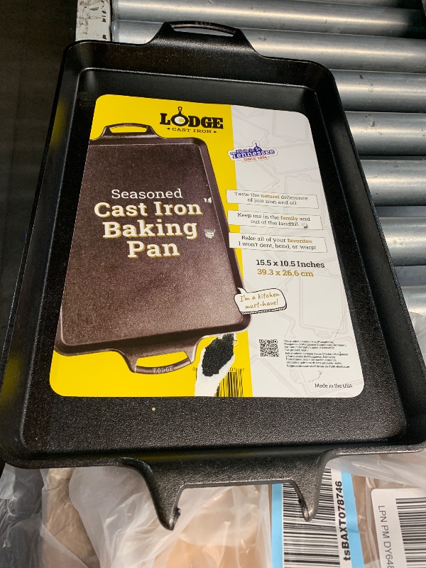 Photo 1 of (SEE NOTES) Lodge 15.5"x10.5" Cast Iron Baking Pan, Black