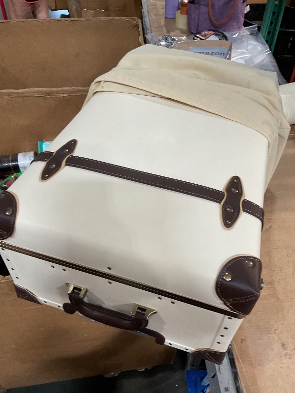 Photo 1 of (Missing carry on) urecity Vintage Luggage Sets of 3 Piece - Hardside Lightweight Spinner Suitcases - Retro Travel Set includes Under Seat Train Case, 26"+20"+12"