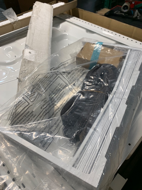 Photo 1 of (Used)(not functional)(sold for parts)(repair) LG 18,000 BTU Window Air Conditioner with Heat, 230/208V, Cools 1,000 Sq.Ft. for Bedroom, Living Room, Basement