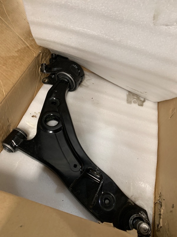 Photo 1 of *ONLY ONE INCLUDED* HAWK BROTHER K620486 K620487 Front Lower Control Arms w/Ball Joints Bushings Driver Passenger Sides Assembly Replacement for 2007-2014 Ford Edge 2007-2015 Lincoln MKX