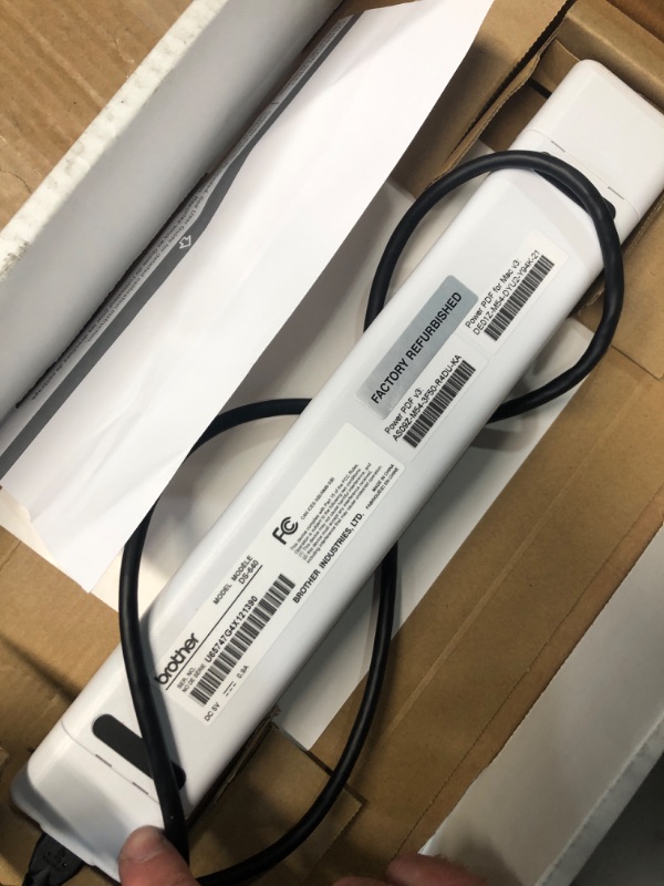 Photo 1 of (PARTS/SCRAP) (ITEM NON-FUNCTIONAL) Brother DS-640 Compact Mobile Document Scanner, (Model: DS640) 1.5"x2"x11.9"