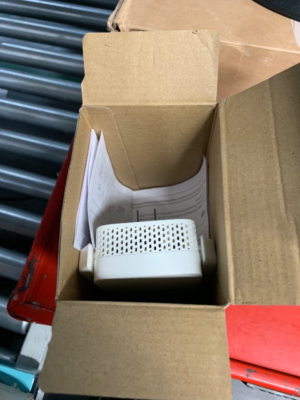 Photo 1 of TP-Link AC1200 WiFi Extender, 2025 Wirecutter Best WiFi Extender, 1.2Gbps home signal booster, Dual Band 5GHz/2.4GHz, Up to 1600 Sq.ft and 32 Devices, EasyMesh Compatible, One Ethernet Port (RE315)