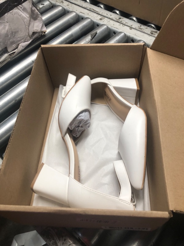 Photo 1 of ***(MINOR DAMAGE/ SEE NOTES)***IDIFU White Heels Closed Toe Women's Pumps Chunky Block Low Heels Dress Shoes for Women Wedding Prom Bridal Work Office Formal Shoes Comfortable Pointed Toe Small Short Thick Heels (White Pu, 8.5)