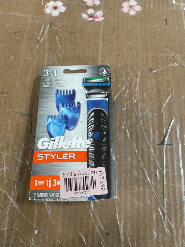 Photo 1 of Gillette Styler: Beard Trimmer, Men's Razor & Edger, All Purpose Styler, All-in-one Tool, Shave, Trim & Edge, Waterproof, Fusion Razors for Men / Styler, with 3 Comb Attachments