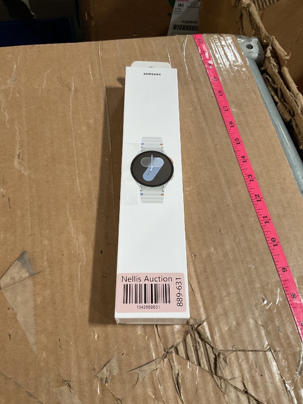 Photo 1 of (POWER TESTED) (UNABLE TO TEST  FURTHER) Samsung Galaxy Watch 7 44mm Bluetooth AI Smartwatch w/Energy Score, Wellness Tips, Heart Rate Tracking, Sleep Monitor, Fitness Tracker, 2024, Silver [US Version, 1Yr Manufacturer Warranty]