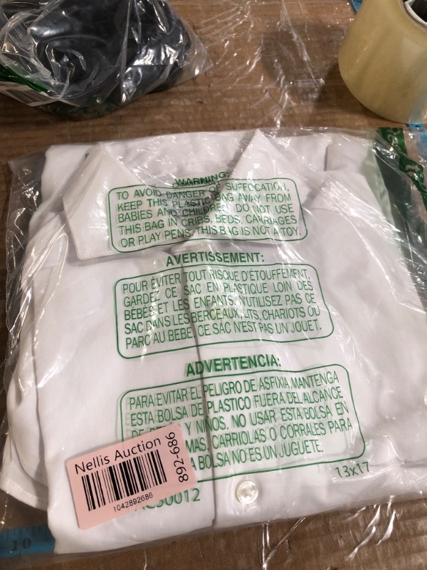 Photo 1 of (Right sleeve has loose threads) (DAMAGED) (BAGGED) Calvin Klein Men's Non Iron Stretch Slim Fit Unsolid Solid Dress Shirt Shirt, White, 14" Neck 32-33" Sleeve