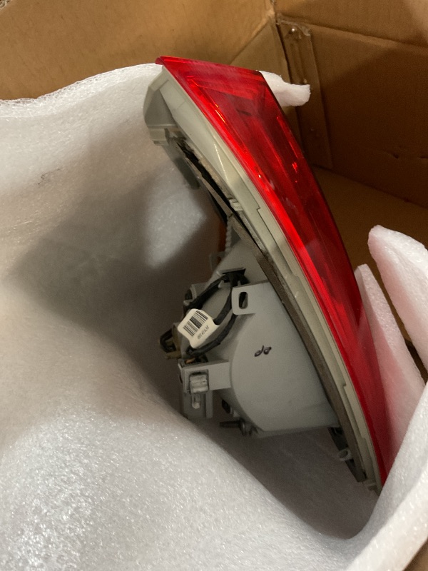 Photo 1 of (See images for damage)Lathsy Tail Light Compatible With 2016-2019 Chevy Cruze Sedan Inner Right Passenger Side Replace:84075815
