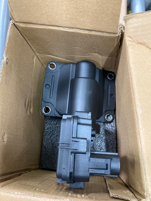 View 2 of 4x4 Front Axle Actuator Fork Disconnect Assembly For 2013-2018 Dodge Ram 2500,Dodge Ram 3500 Axle Disconnect Actuator Fork 68216944AA 68216944AB 4WD Actuator Front Axle Locker Actuator Fork Disconnect