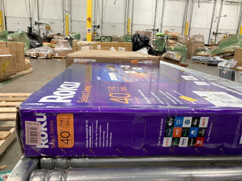 Photo 1 of ***PARTS ONLY***
Roku Smart TV 2025 – 40-Inch Select Series, 1080p Full HD TV – RokuTV with Voice Remote – Flat Screen LED Television with Wi-Fi for Streaming Live Local News, Sports, Family Entertainment