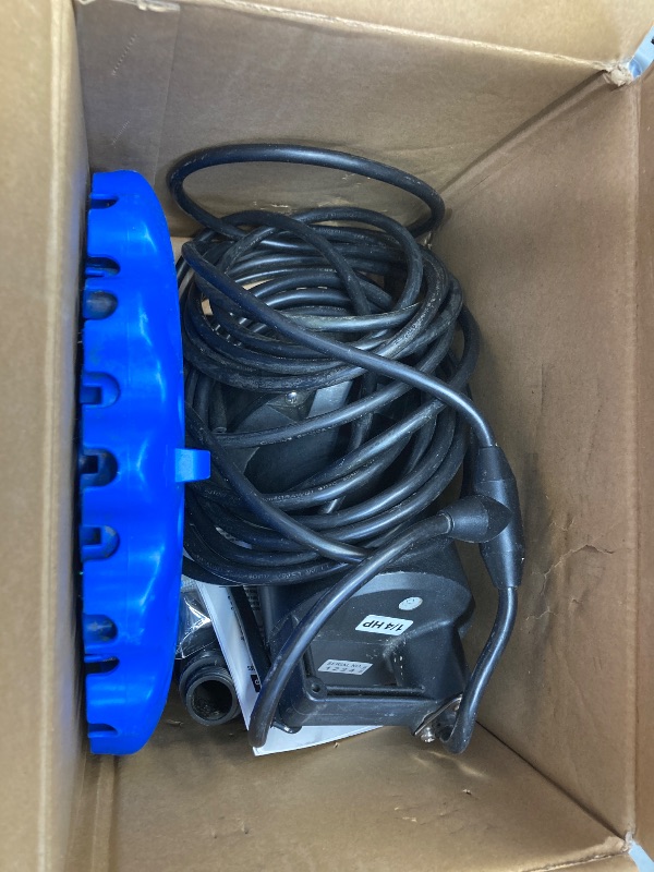 Photo 1 of **FOR PARTS ONLY**
Wayne 57729-WYNP WAPC250 Pool Cover Pump, Blue