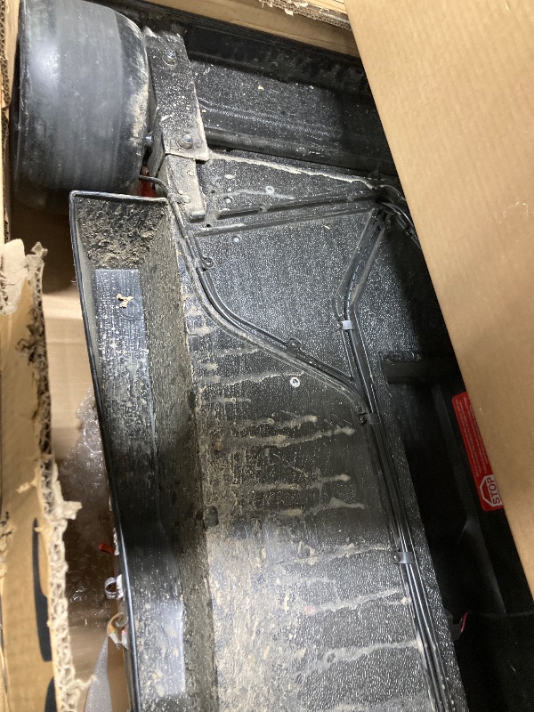 Photo 1 of ***PARTS ONLY***
Razor Ground Force Elite - Electric Go-Kart for Ages 13+, Up to 14 MPH, Up to 40 Minutes of Continuous Use, 350-watt Hub-Driven Motor, Forward/Reverse Drive Switch, 36V Rechargeable Battery-  needs to be washed