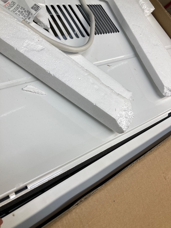 Photo 1 of **PARTS ONLY/NO REFUNDS**
LG 12,000 BTU Smart Window Air Conditioner, 115V, AC Window Unit for Rooms up to 550 Sq. Ft., Perfect for Kitchen or Living Room, Phone & Voice Control, Works with LG ThinQ, Amazon Alexa, Hey Google