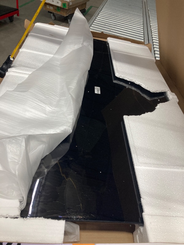 Photo 1 of ***PARTS ONLY/BROKEN SCREEN***Samsung 55-Inch Class Crystal UHD U8000F 4K Smart TV (2025 Model) Endless Free Content, Crystal Processor 4K, MetalStream Design, Knox Security, Alexa Built-in