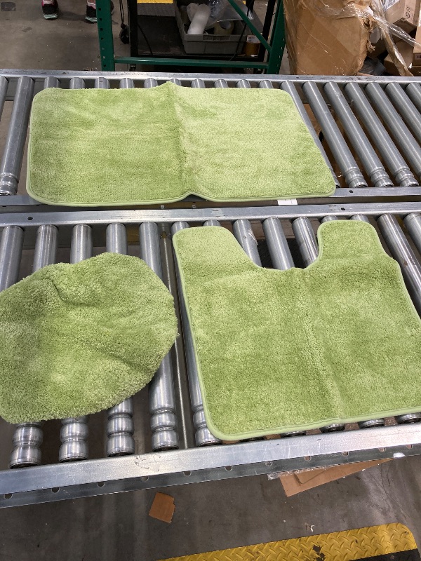 Photo 1 of 3 Piece Bathroom Set ***(NOT IN BOX)***
