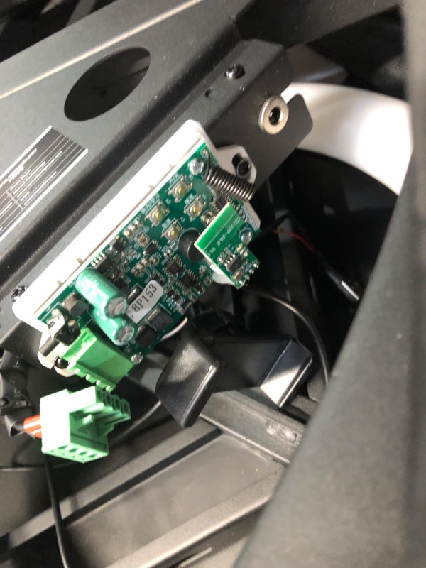 Photo 6 of MWE 360 Photo Booth Machine for Parties with Flight Case,Logo Customization,Software APP Remote Automatic 360 Spin Camera Video Booth for 3-5 People (31.5"+Flight Case)