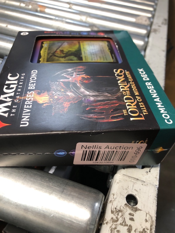 Photo 1 of  ***NON REFUNDABLE*** Magic: The Gathering Universes Beyond Lord of the Rings: Tales of Middle-Earth Single Commander Deck (Deck May Vary)