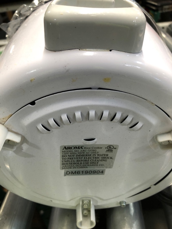 Photo 1 of (see all images) Aroma Housewares 14-Cup (Cooked) / 3Qt. Select Stainless Pot-Style Rice Cooker, & Food Steamer, One-Touch Operation, Automatic Keep Warm Mode, White (ARC-757-1SG)