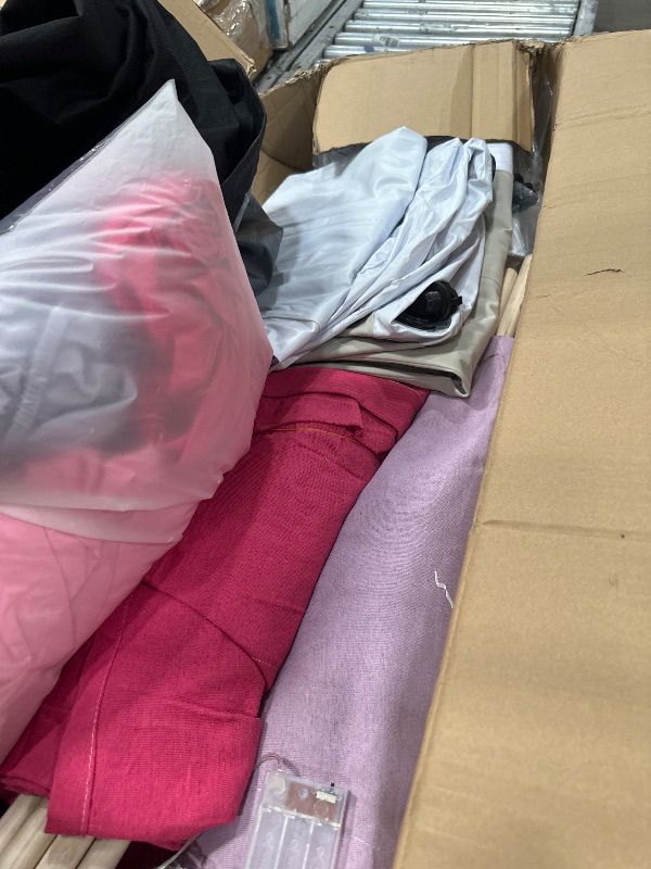 Photo 1 of ****PARTS MISSING, INCOMPLETE****
Lemosae 4 Pack Teepee Tent for Kids Slumber Party with Mattress,Fitted Sheet,Light String,Natural Cotton Washable Sleepover Tents for Girls Party Birthday Slumber Movie Night Supplies(Colorful)