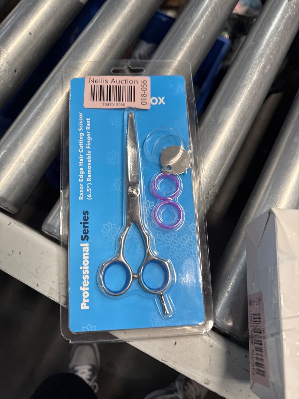 Photo 1 of (USED/FAIR) Equinox Barber & Salon Styling Series, Barber Hair Cutting Scissors/Shears, 6.0" Overall Length