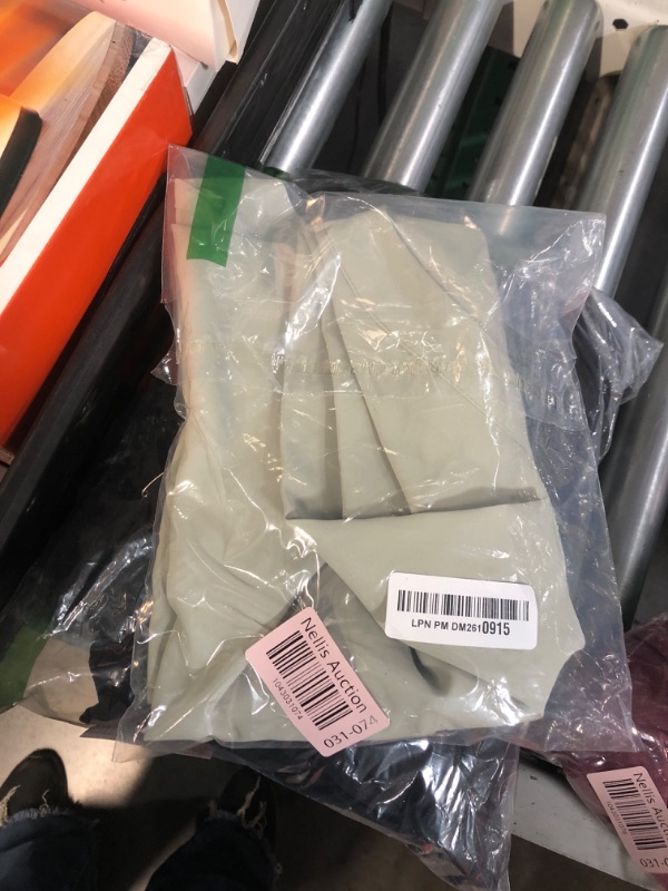 Photo 1 of ***(MINOR DAMAGE/ SEE NOTES)***
Funlingo Women's Summer Dressy Casual Tops Spring Trendy Work Clothes Short Sleeve Shirts V Neck Chiffon Flowy Blouses Light Green Plus Size 4XL